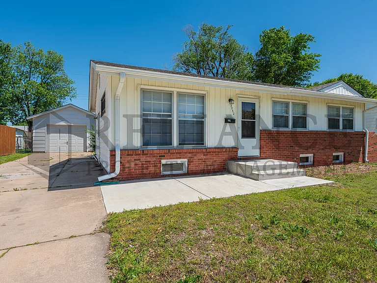 3052 S Bonn Ave — Photo 24