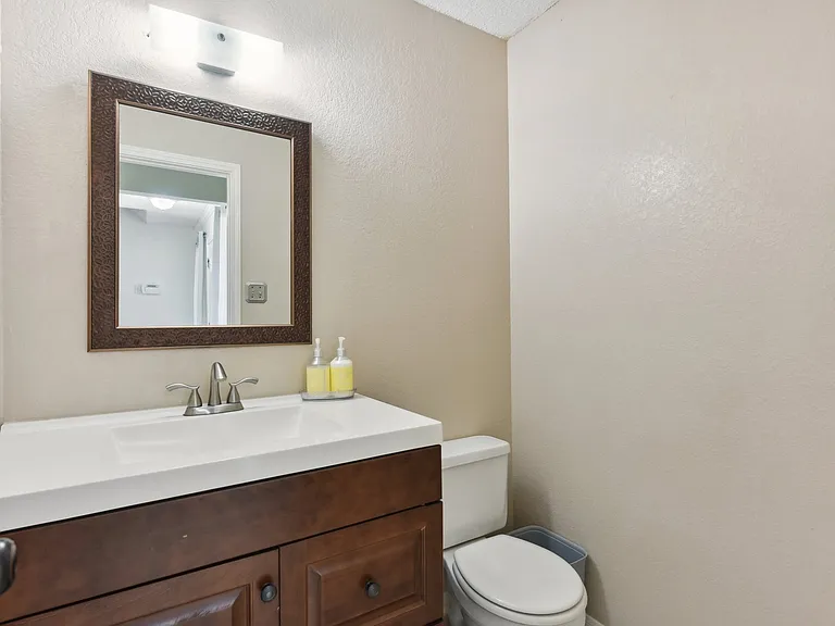 3217 Honeysuckle Dr — Photo 13
