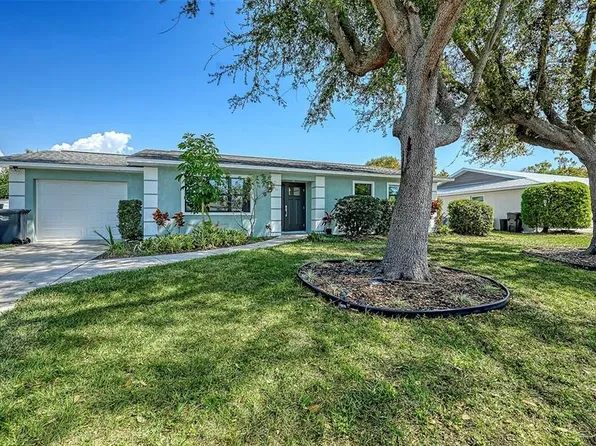 923 69th St NW, Bradenton, FL 34209