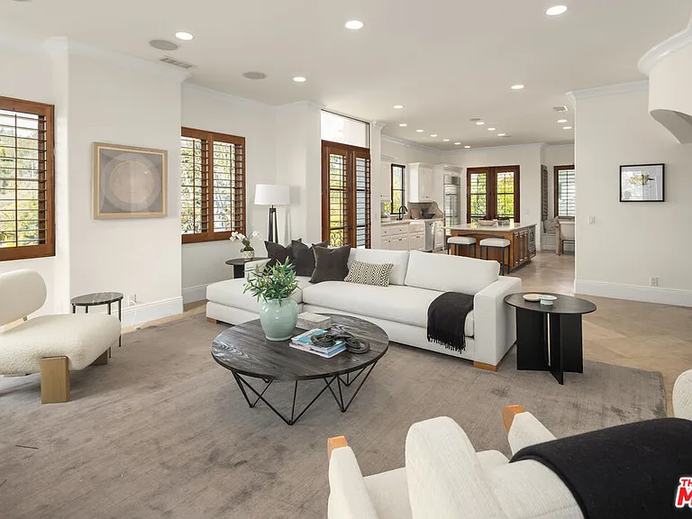 587 Entrada Dr — Photo 14