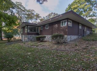 1085 Jenkins Dr, Fontana, WI 53125