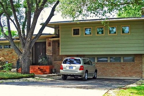 2nd image of 138 Jeanette Dr