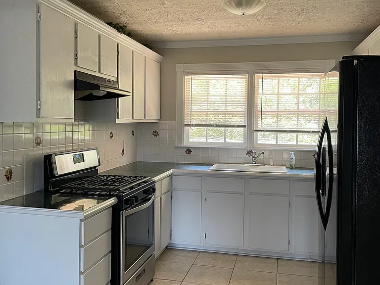 1815 Old Canton Rd — Photo 41
