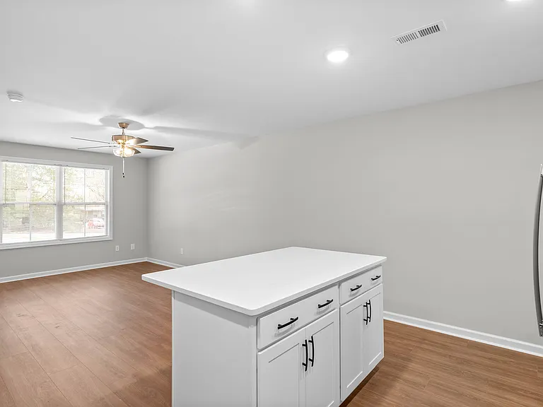 905 Center Rd #A — Photo 12