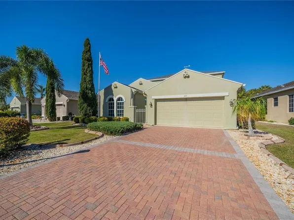 445 Noble Faire Dr, Sun City Center, FL 33573