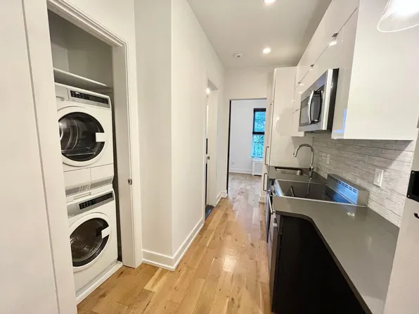 228 East 6th Street image 1 of 7