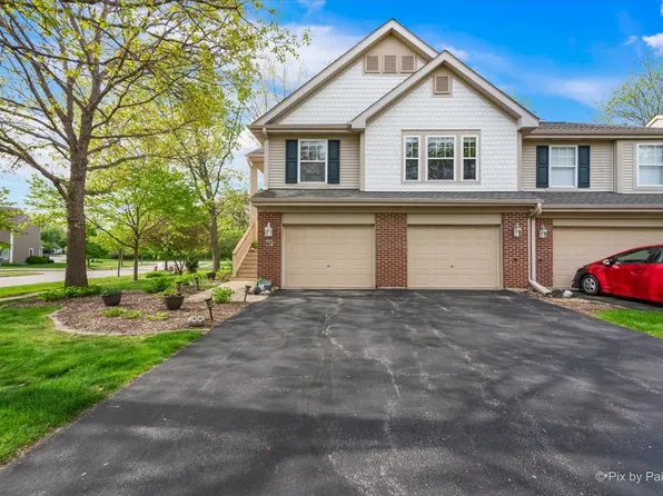 67 Samuel Dr, Streamwood, IL 60107