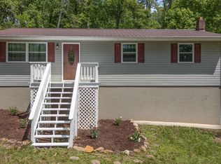 136 White Oak Dr, Harriman, TN 37748