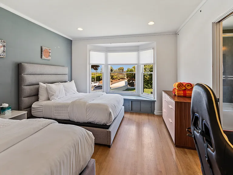 2363 Avenida De La Playa — Photo 34