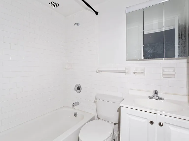 88 Fulton St #711 — Photo 3