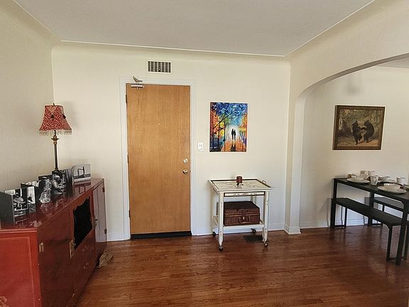 3rd image of 450 15th Ave N APT 2