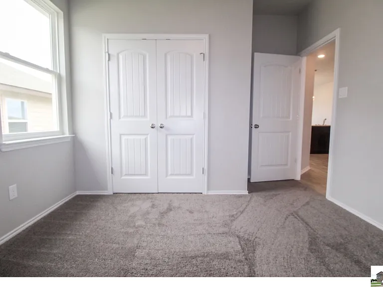 227 Green Valley Dr — Photo 6