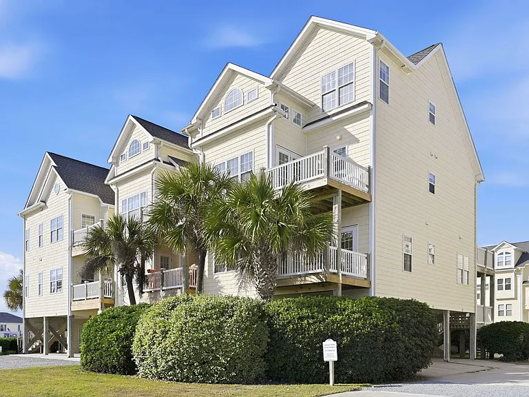 215 Summerwinds Pl — Photo 2