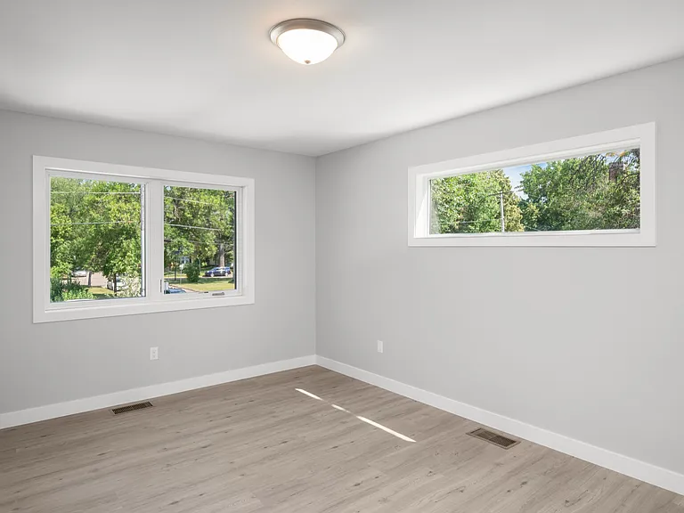 500 Cambridge St — Photo 12