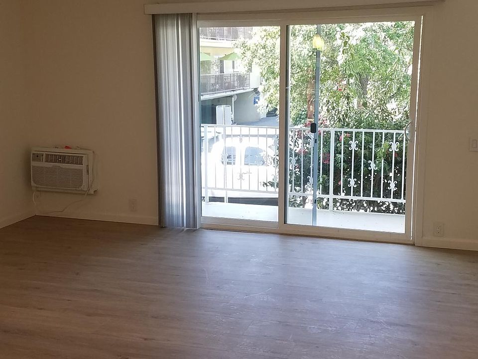 1st image of 1100 Granville Ave #5