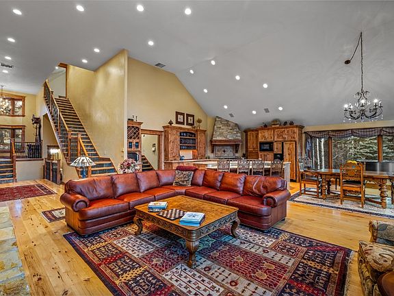 5th image of 665 Meadowbrook Circle