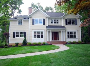 15 Robin Hood Ln, Chatham, NJ 07928