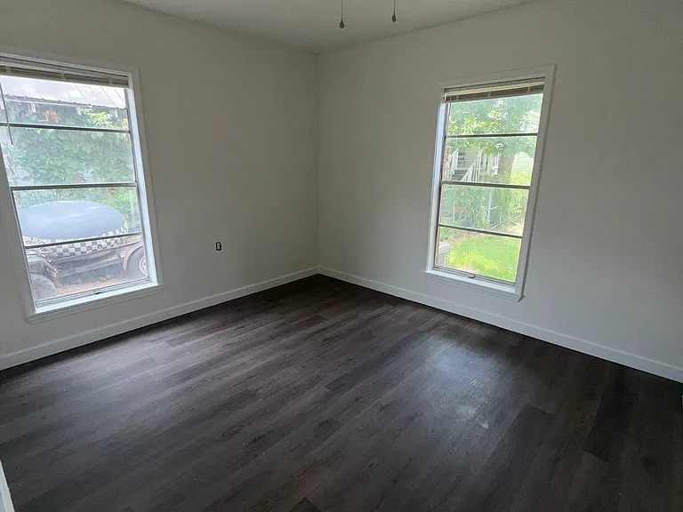 2123 Maple St — Photo 14