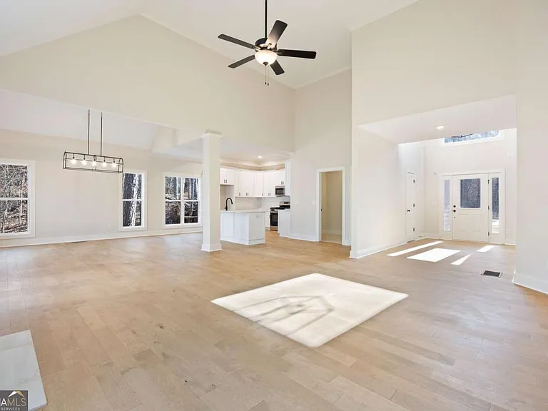 360 Ansley Dr — Photo 7