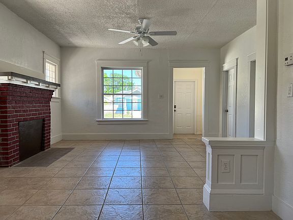 2nd image of 430 Goodall Ave APT 1