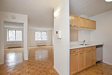 Rented by Siderow Residential Group