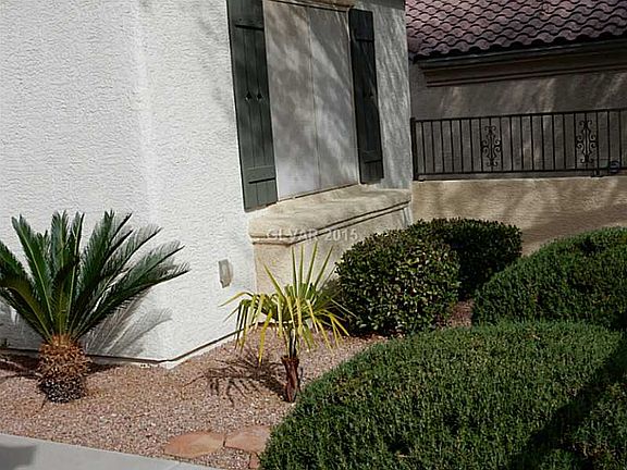3rd image of 2528 Grandville Ave