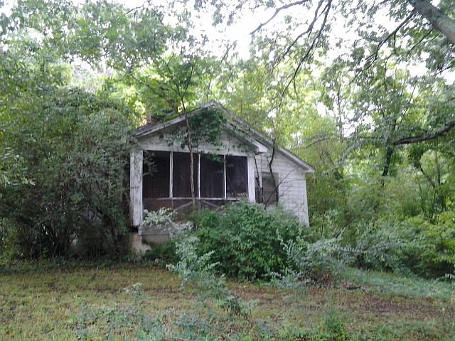 2nd image of 93 Broad St