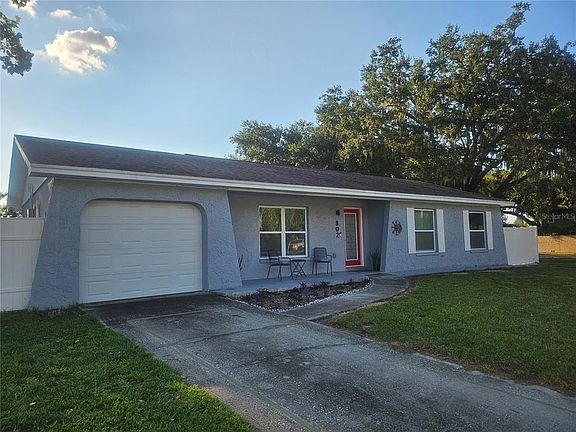 4th image of 802 Windsor Cir