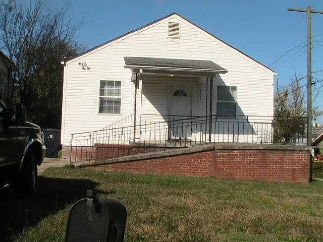 Front view of house from Mimosa Avenue.