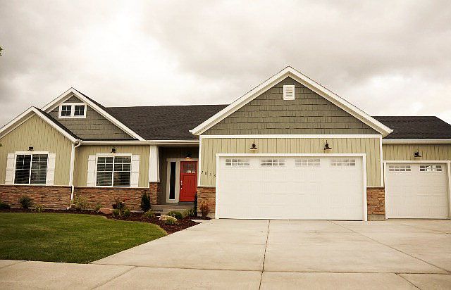 1st image of 2885 E Pinnacle Dr