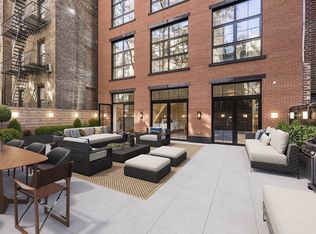 327 E 84th St #TOWNHOUSE, New York, NY 10028