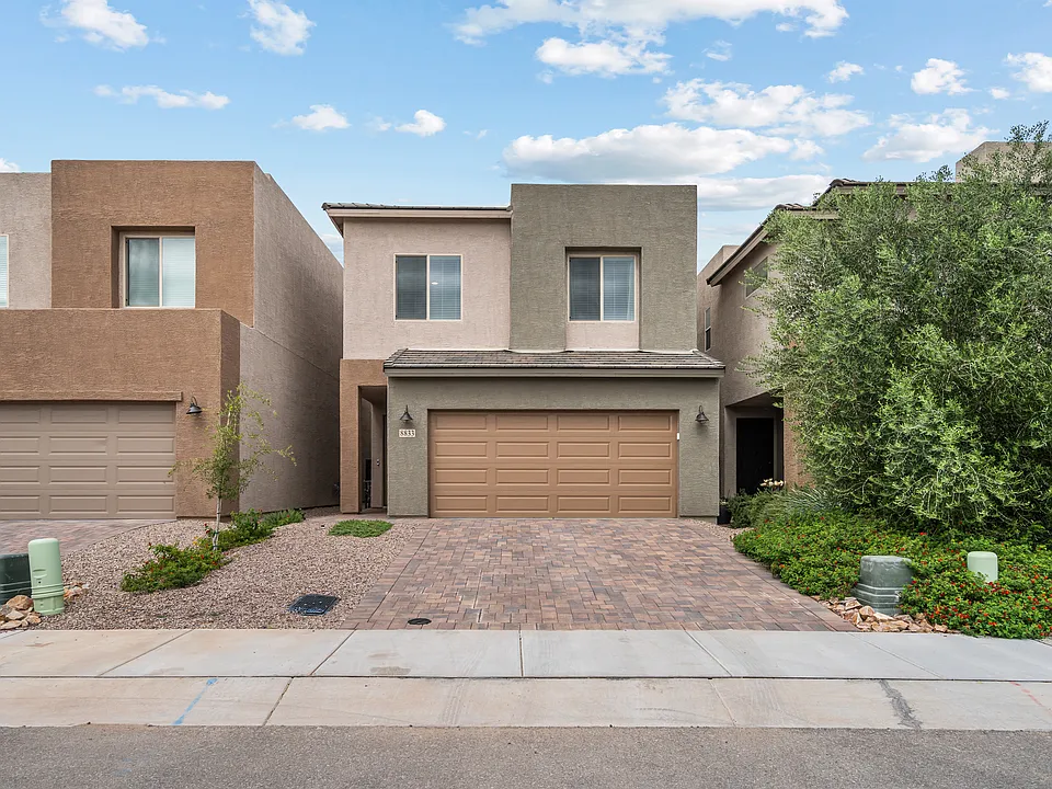 8833 N Sherry Cervi Way