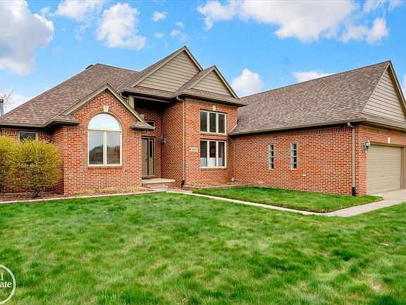 2nd image of 34521 Blue Spruce Rd