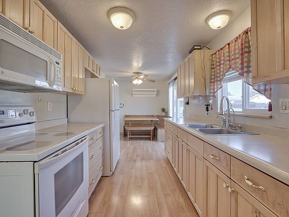 5th image of 205 N Ladino Dr