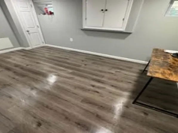 553 Dewey Avenue image 3 of 6