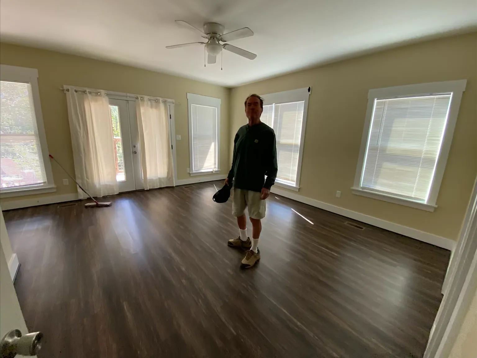 3 bed, 1600 sqft, $750 — Photo 2