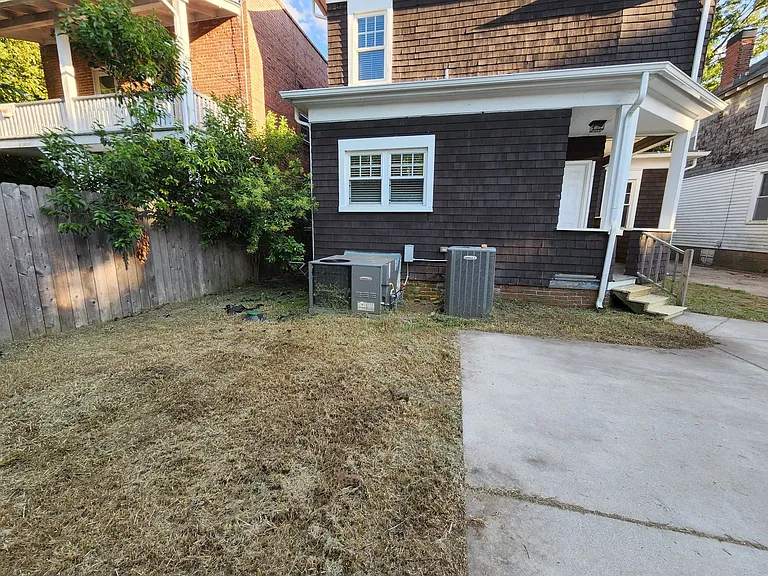 710 W 36th St — Photo 20