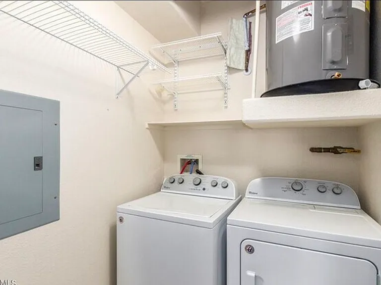 420 W 1st St #219 — Photo 19