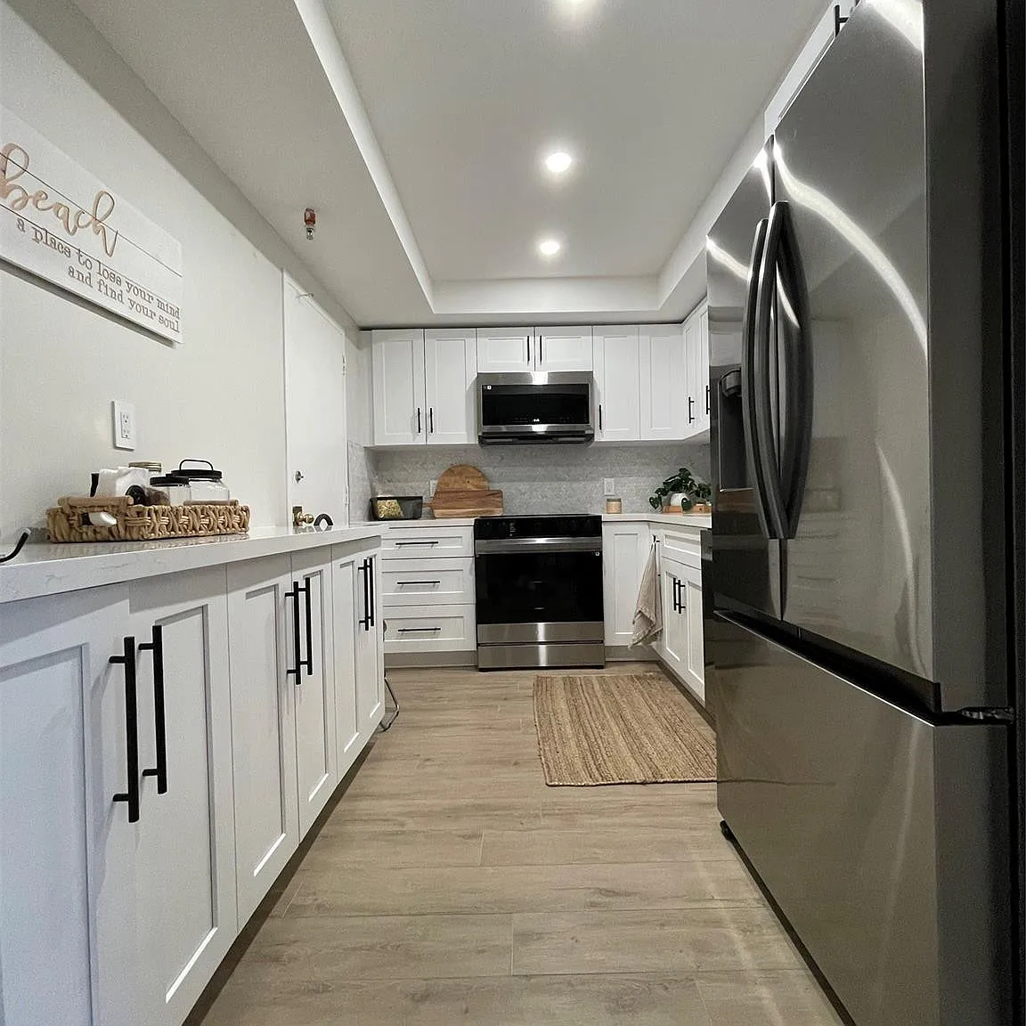 1 bed, 1.0 bath, 695 sqft, $2,400 — Photo 4