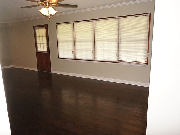 4th image of 2147 Evelyn St