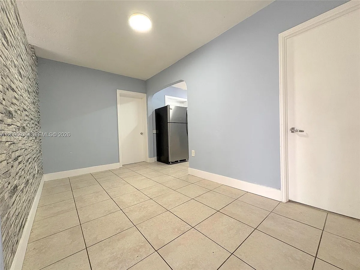Photo 2 of 9 - 1815 McKinley St #9 - Hollywood, FL Building Photo - 1815 McKinley St #9