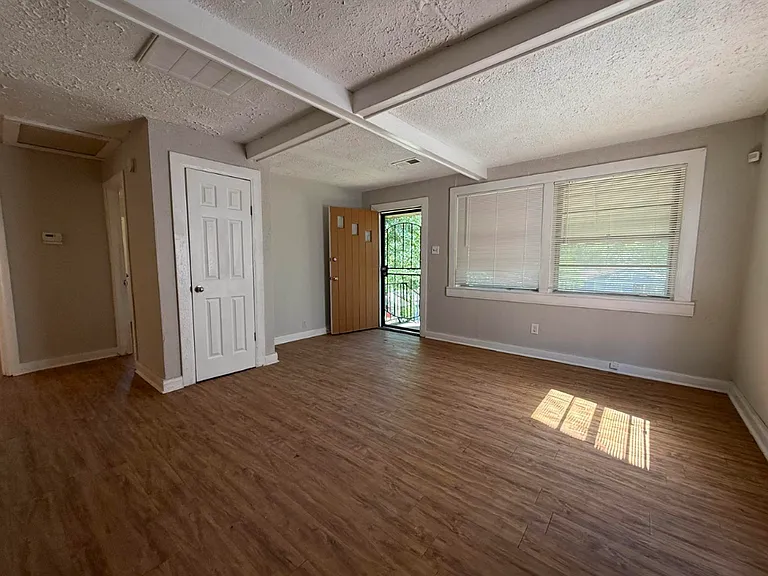 516 Magnolia St — Photo 10