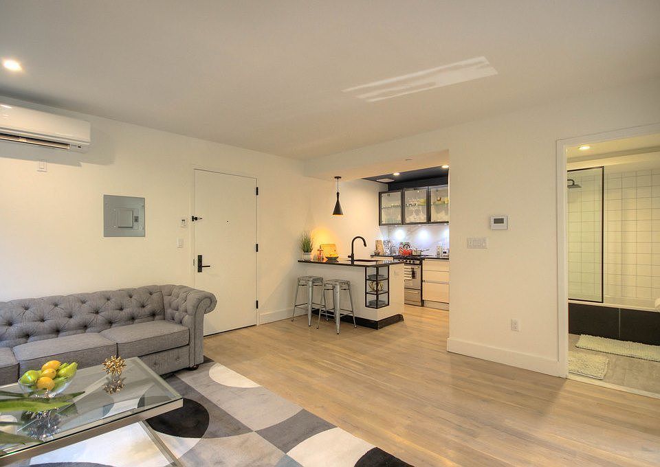 1st image of 10 Lexington Ave APT 4B