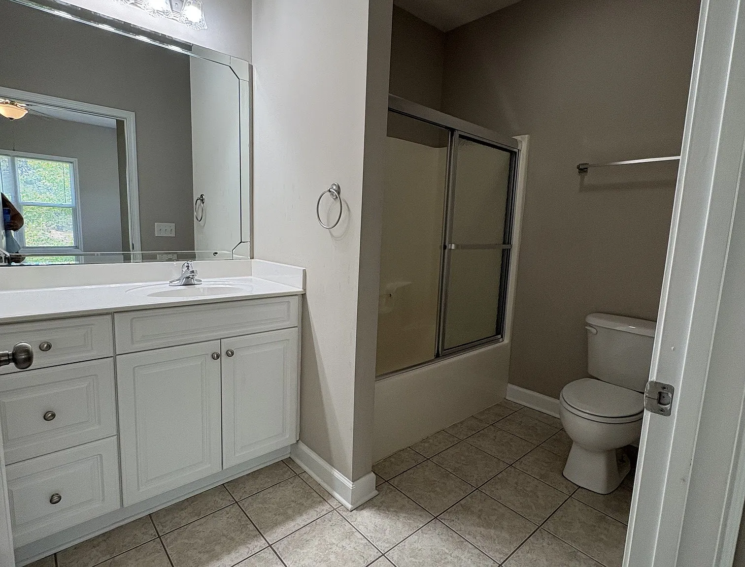 2 bed, 1400 sqft, $1,500 — Photo 4