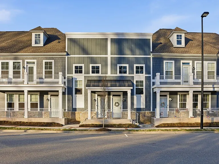 1521 Redoubt Rd #3B — Photo 1
