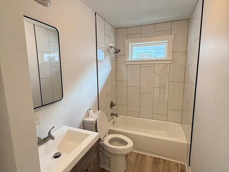 4074 Boulevard Pl — Photo 5