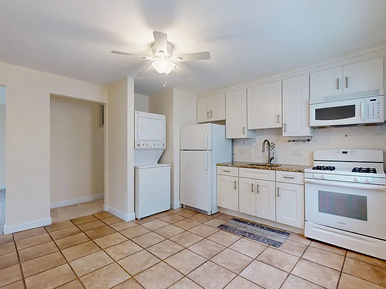 214 5th St N #1 — Photo 36