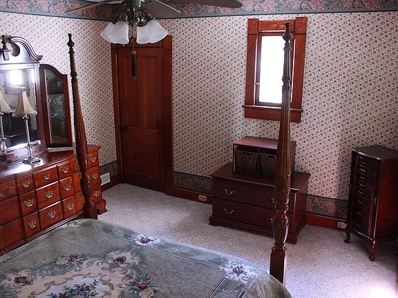 Bedroom (2nd floor) 14 x 12