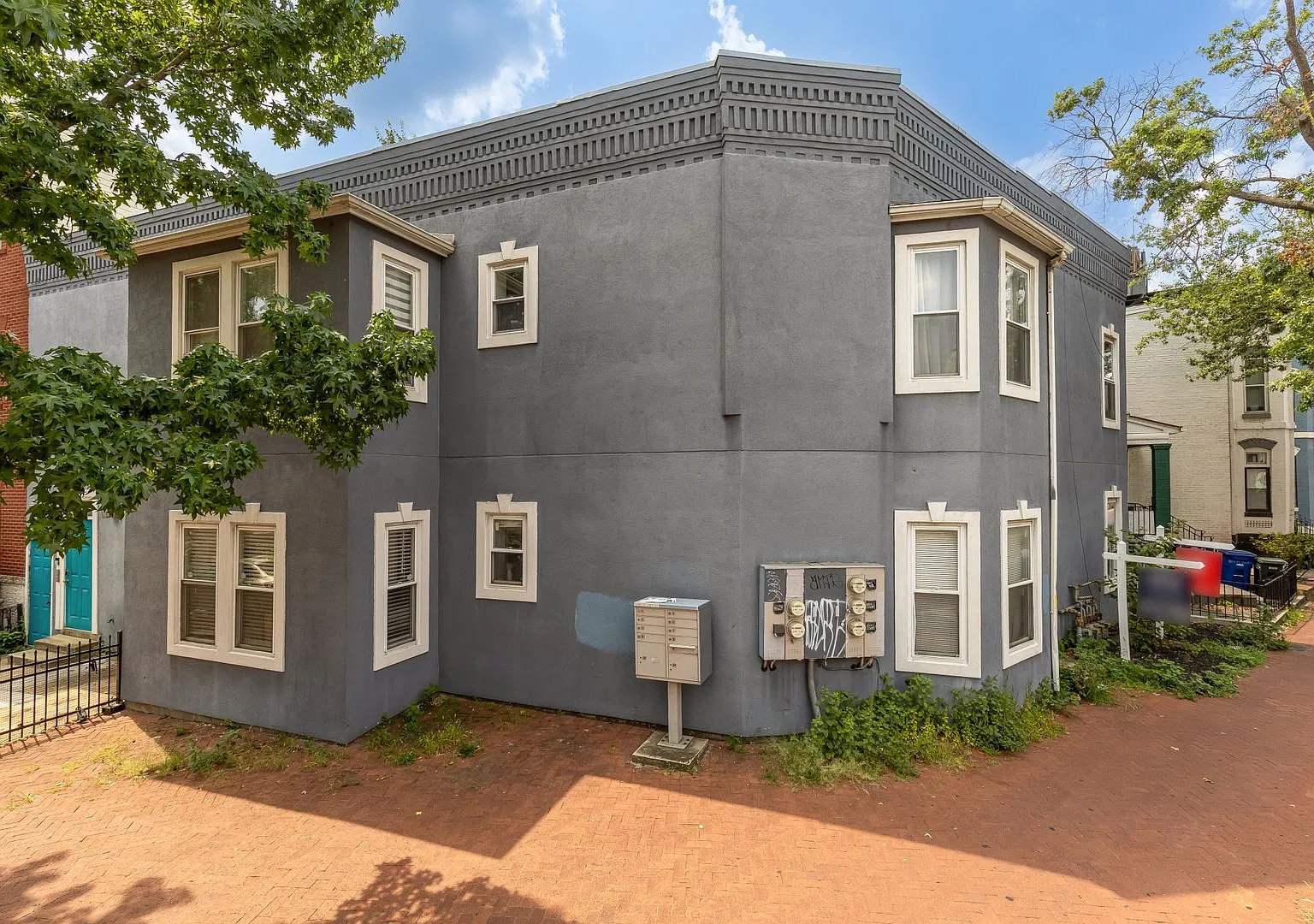Live the city life on Florida Ave — Photo 2