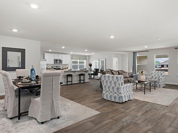5th image of 9295 Tara Cir